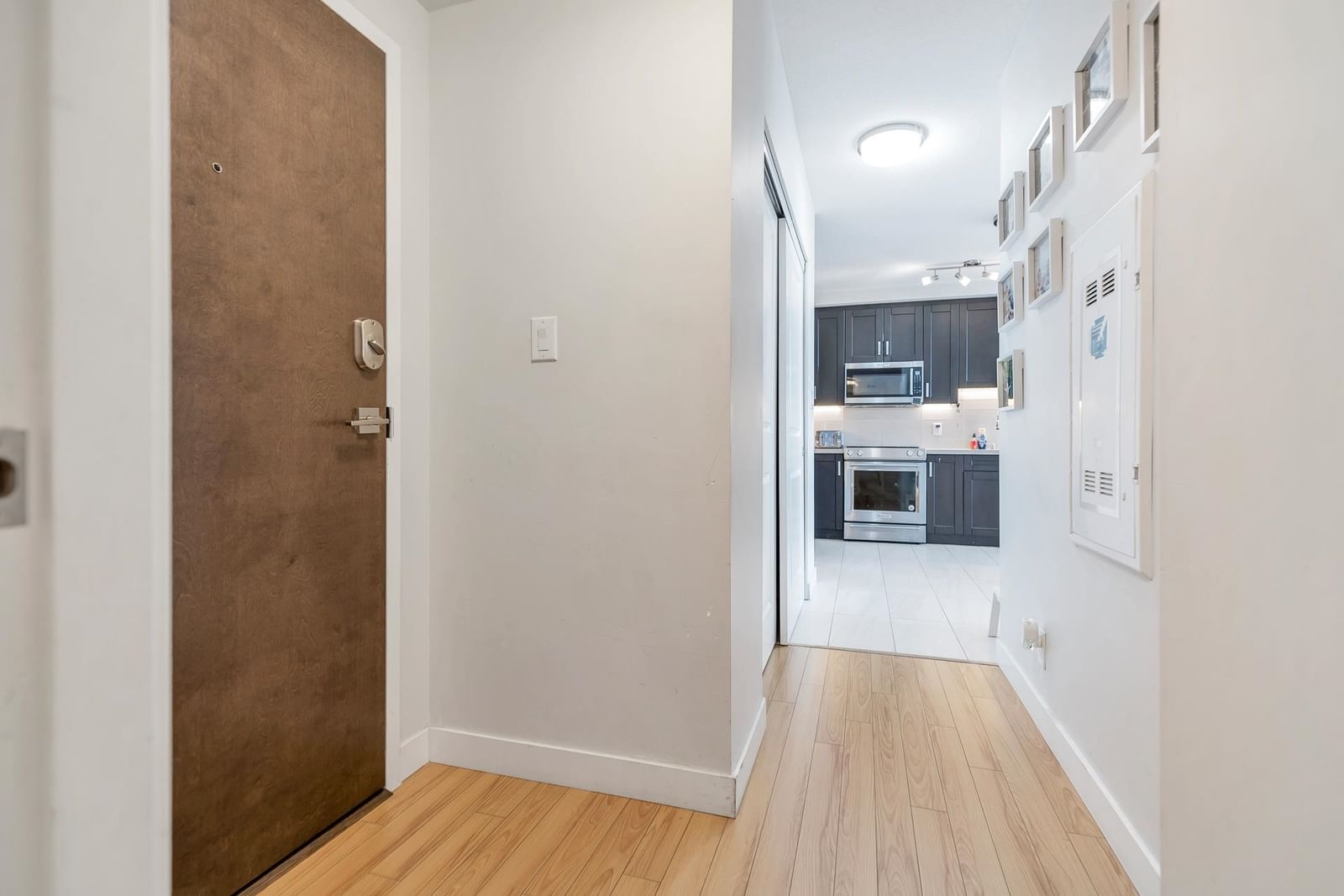 Listing Image 16