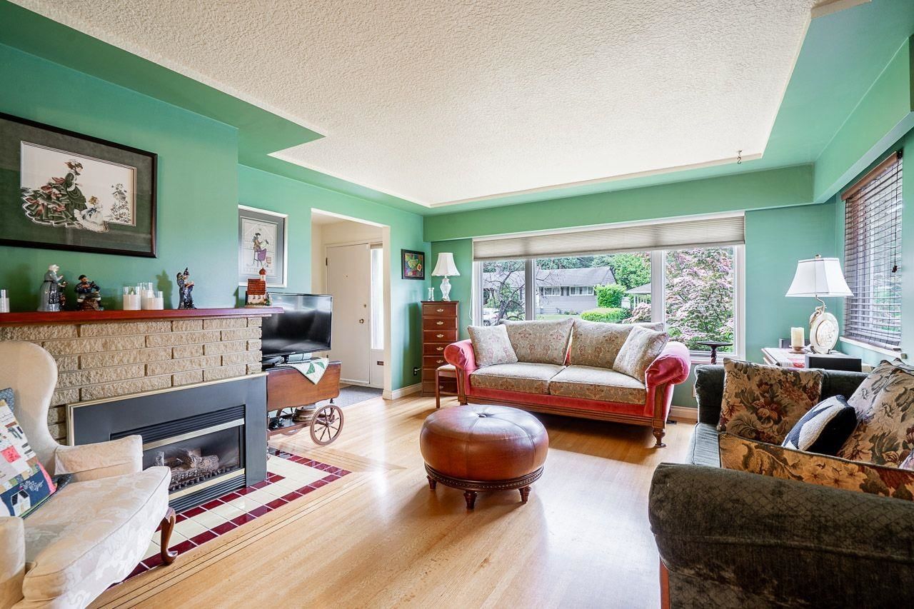 Listing Image 6