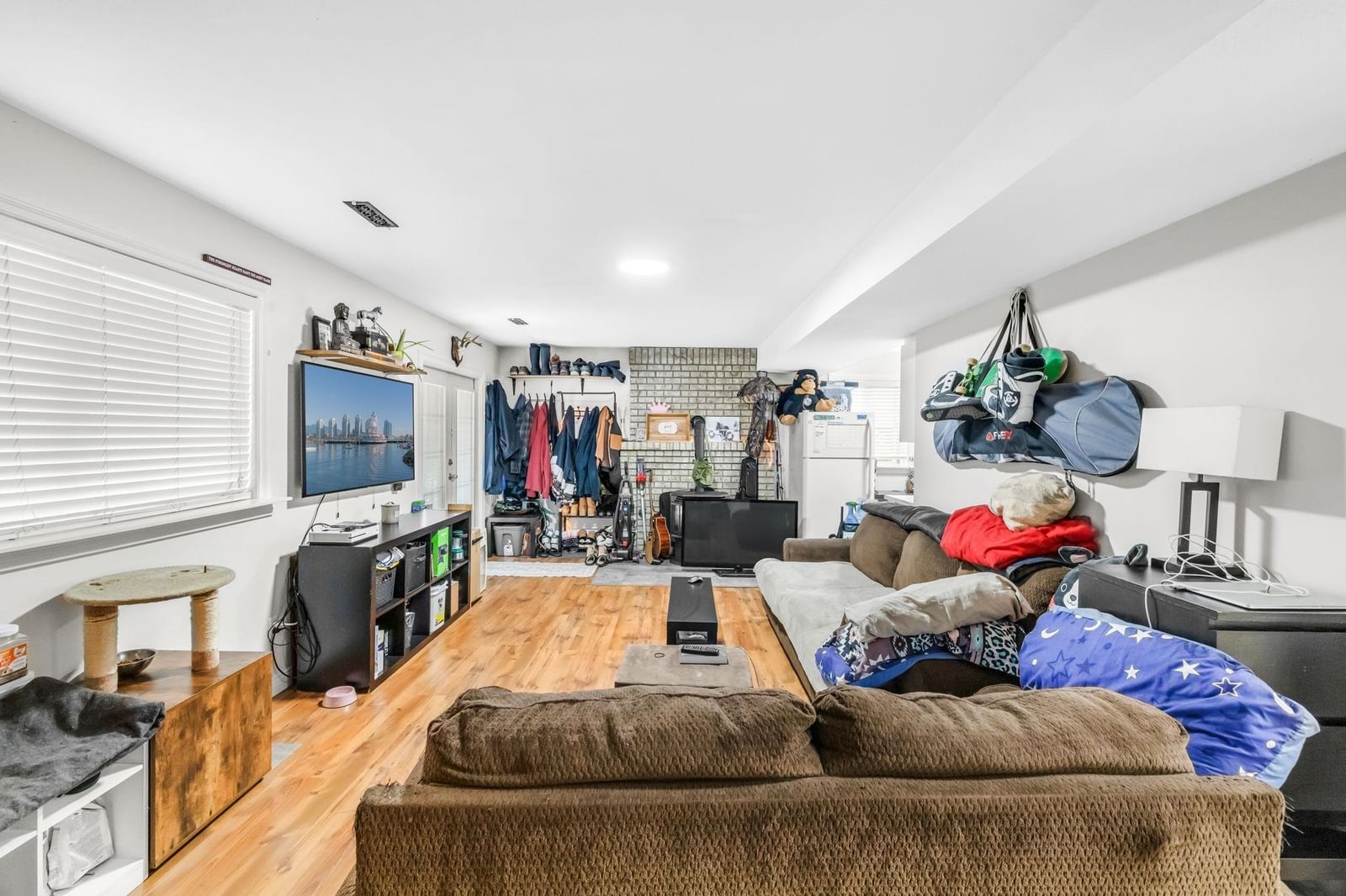 Listing Image 23