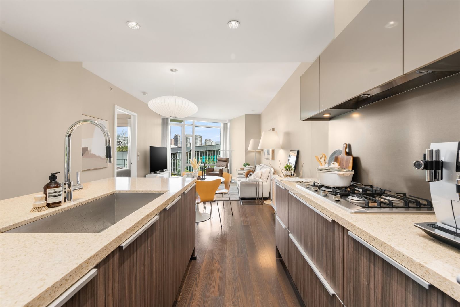 Listing Image 9