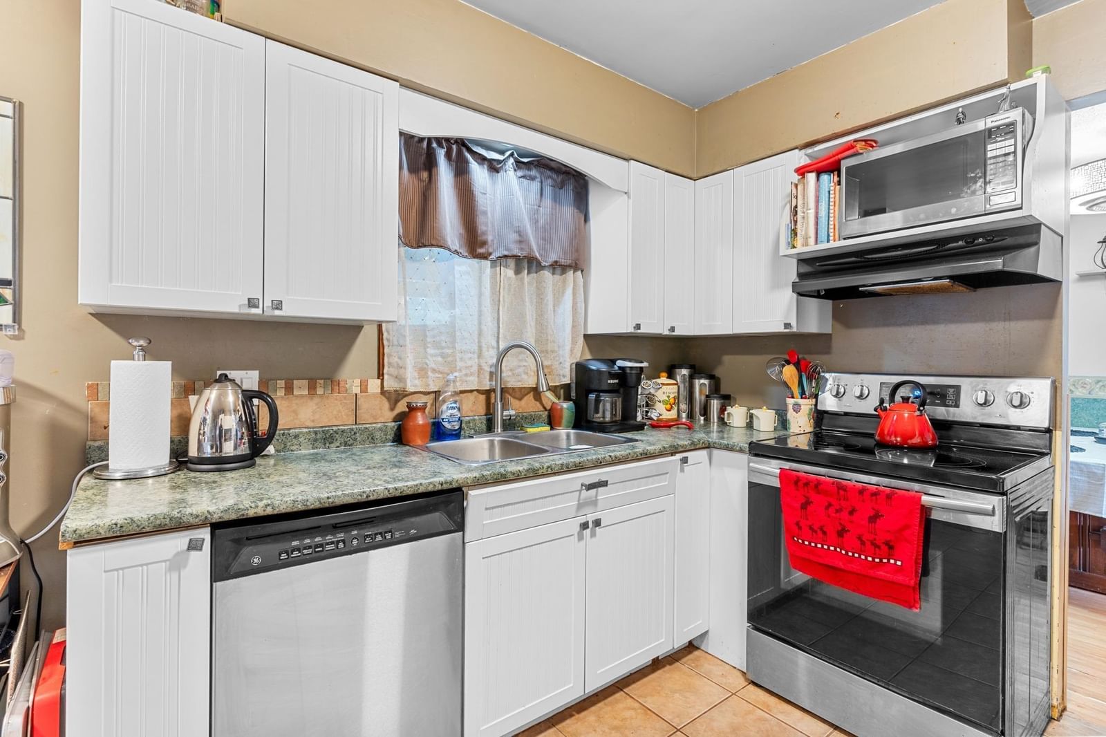Listing Image 10