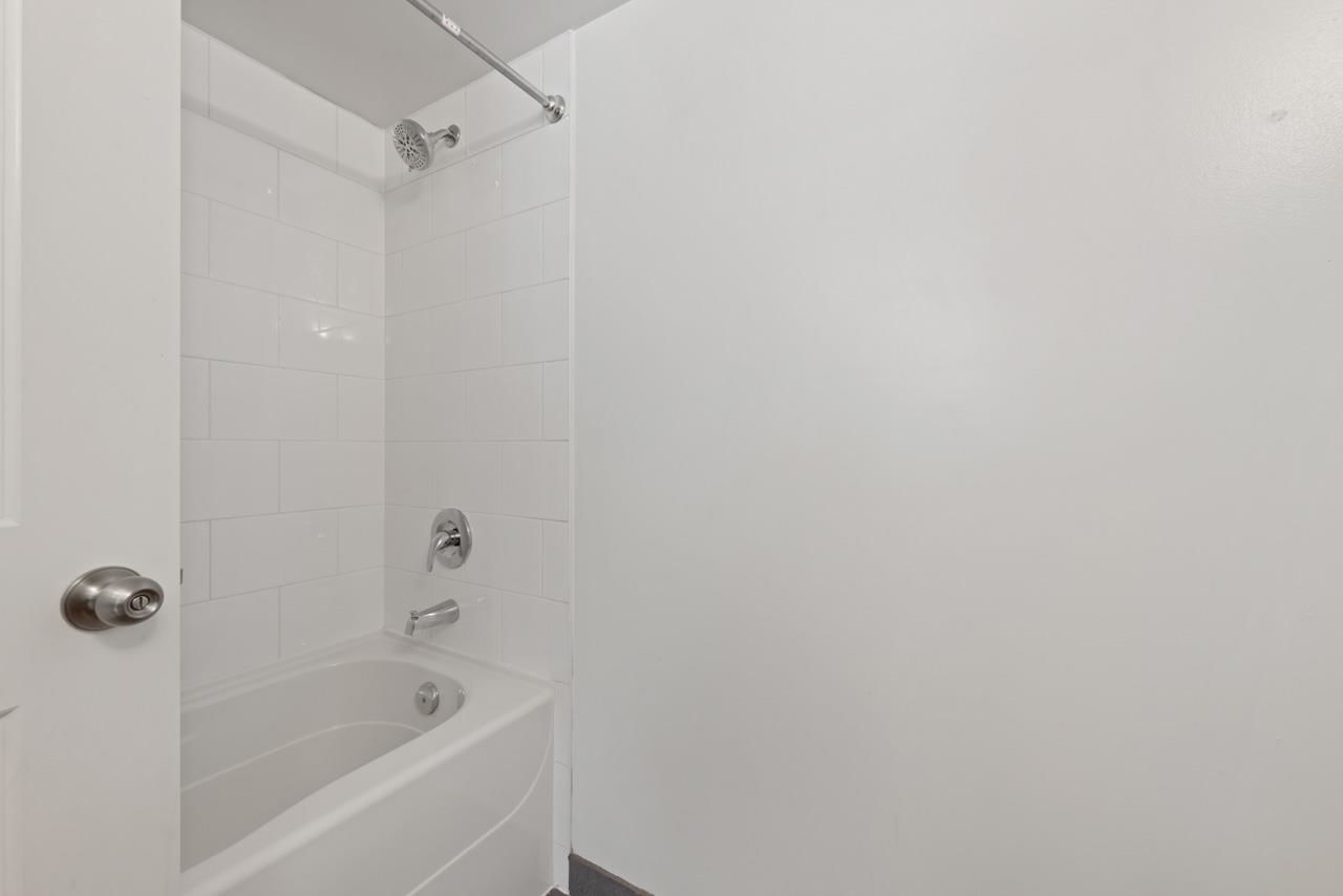 Listing Image 26