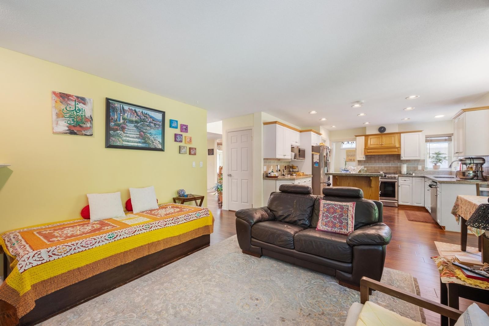 Listing Image 14