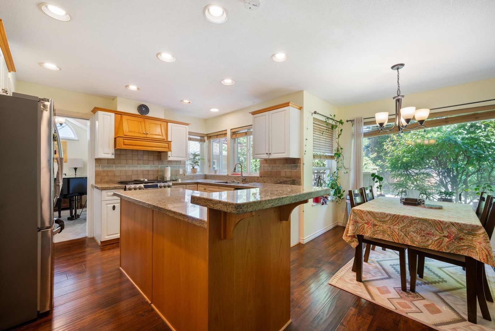 Listing Image 15