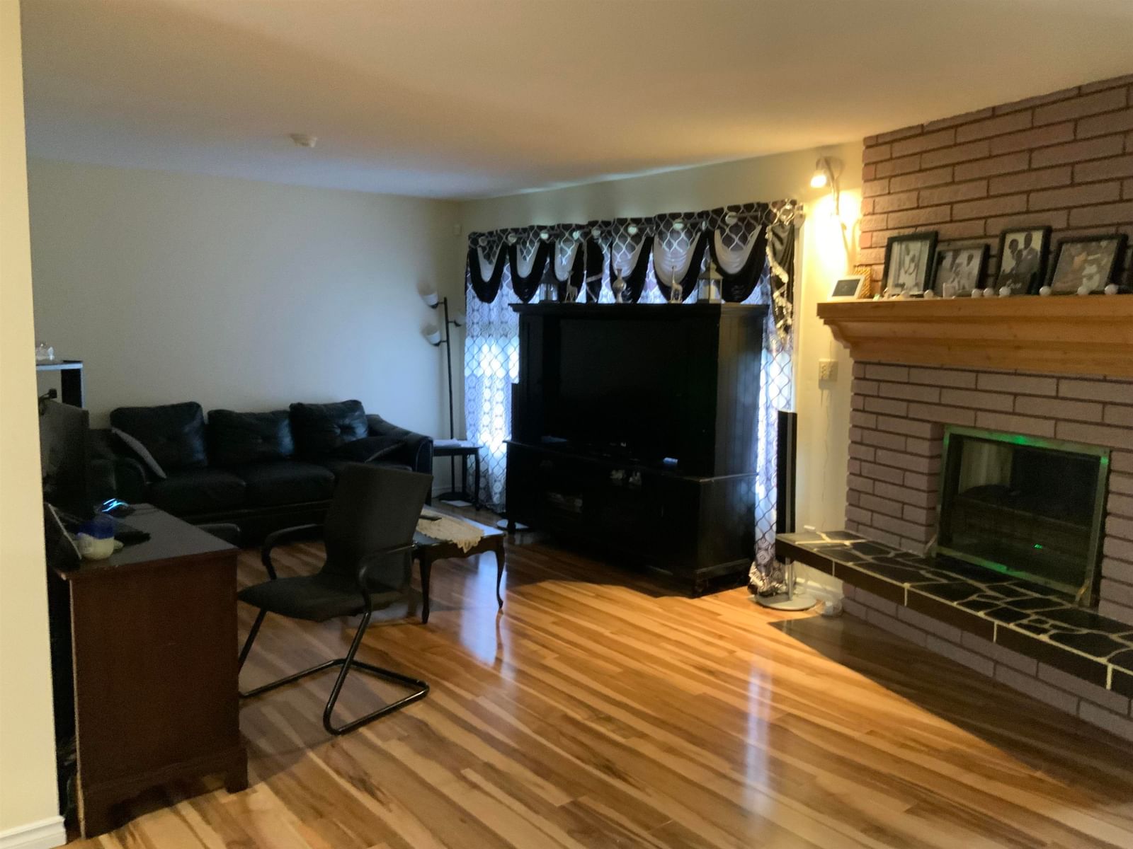 Listing Image 6