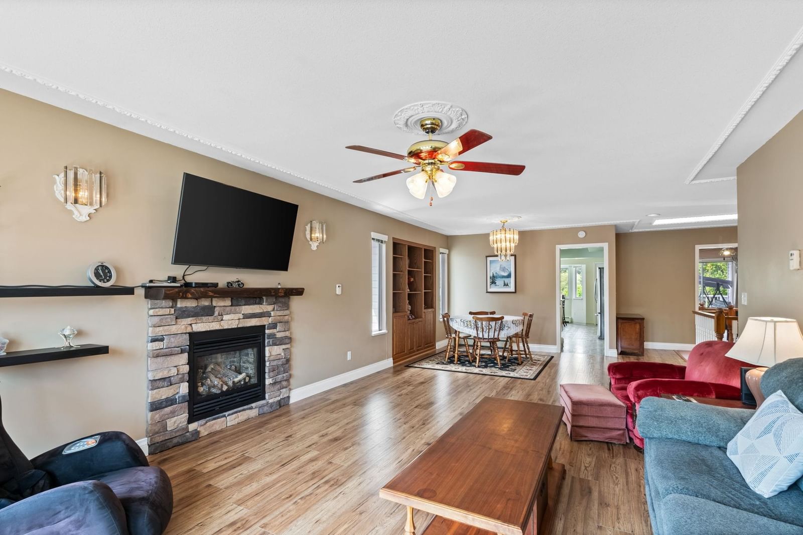 Listing Image 9