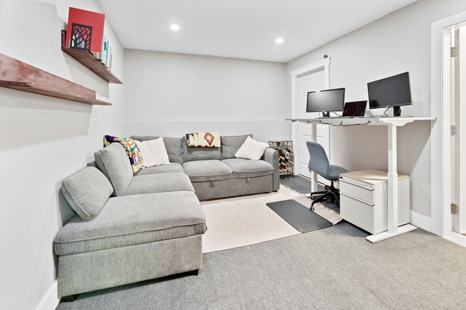 Listing Image 12