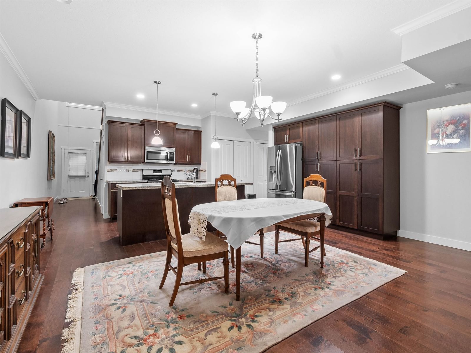 Listing Image 9