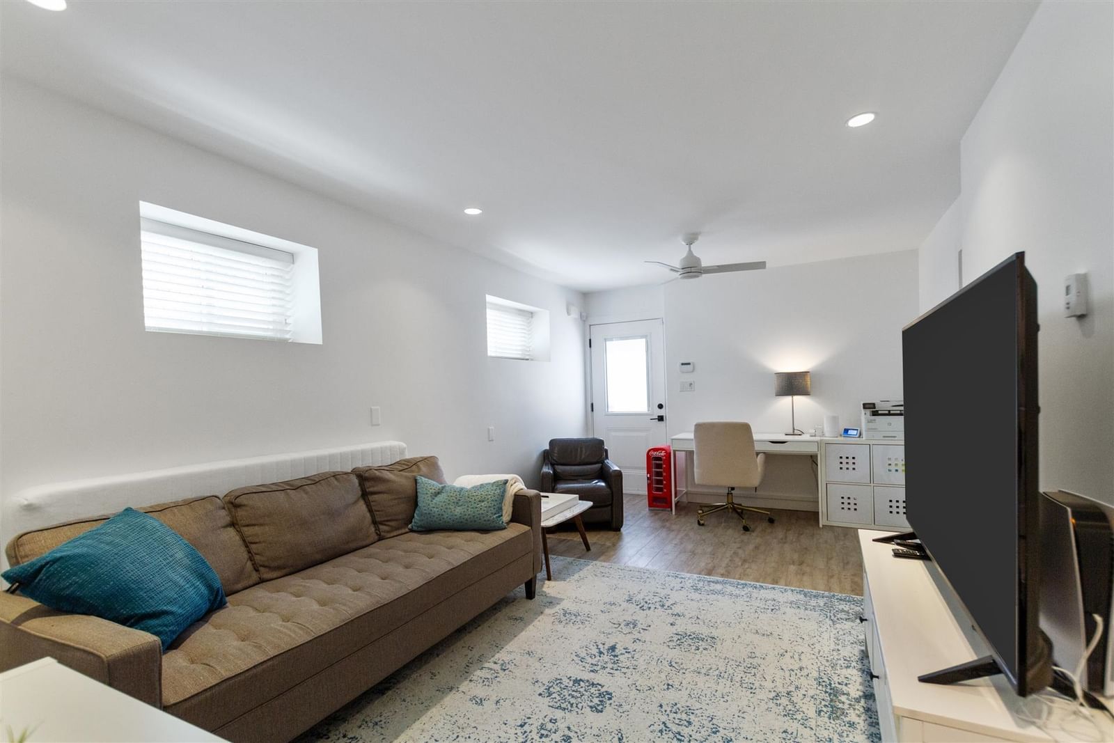 Listing Image 23