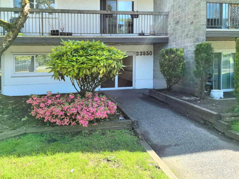 304 - 33850 Fern Street, Abbotsford, V2S 6C3 | Image 3