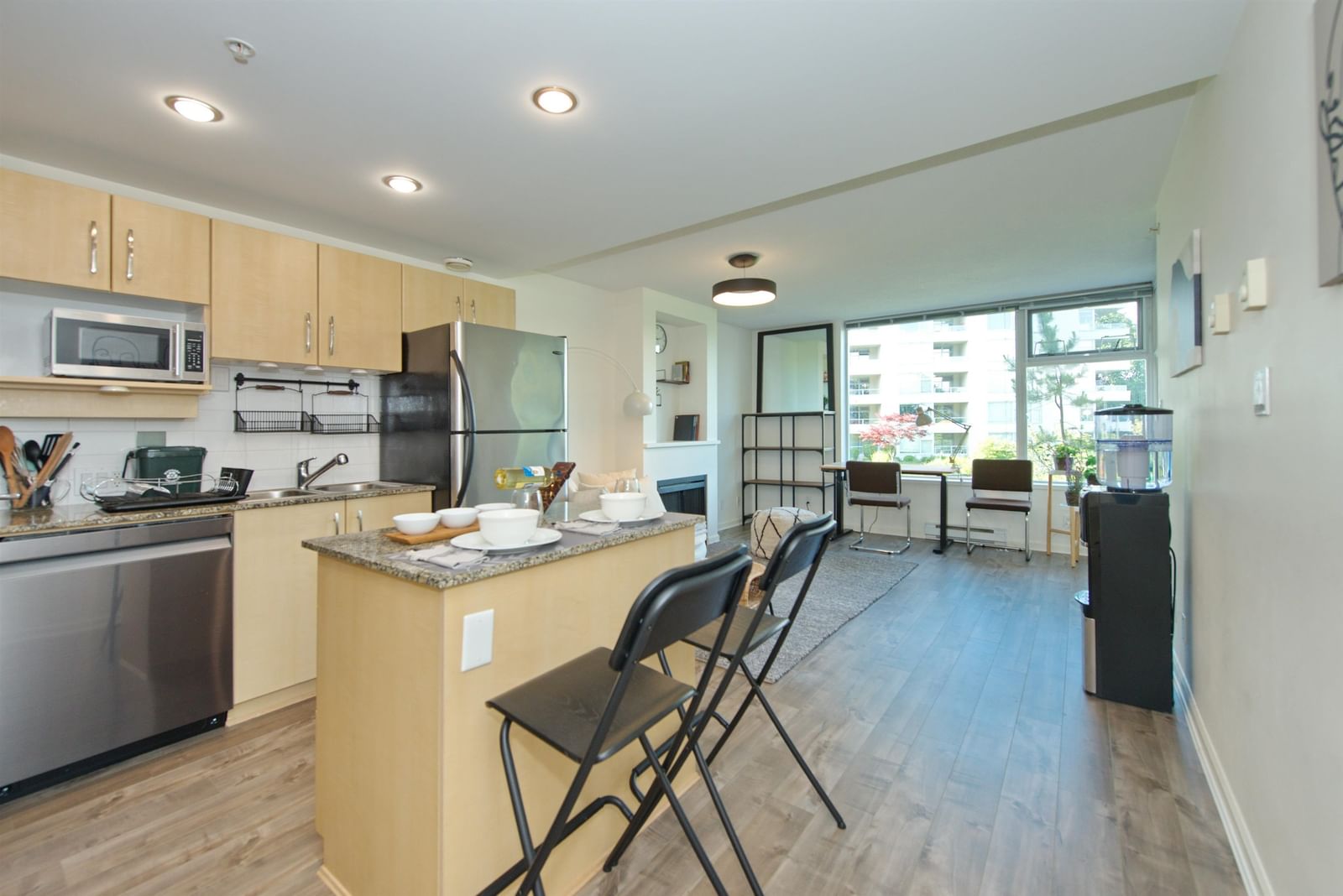 Listing Image 11