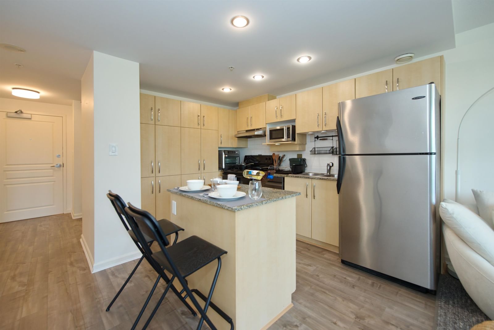 Listing Image 12