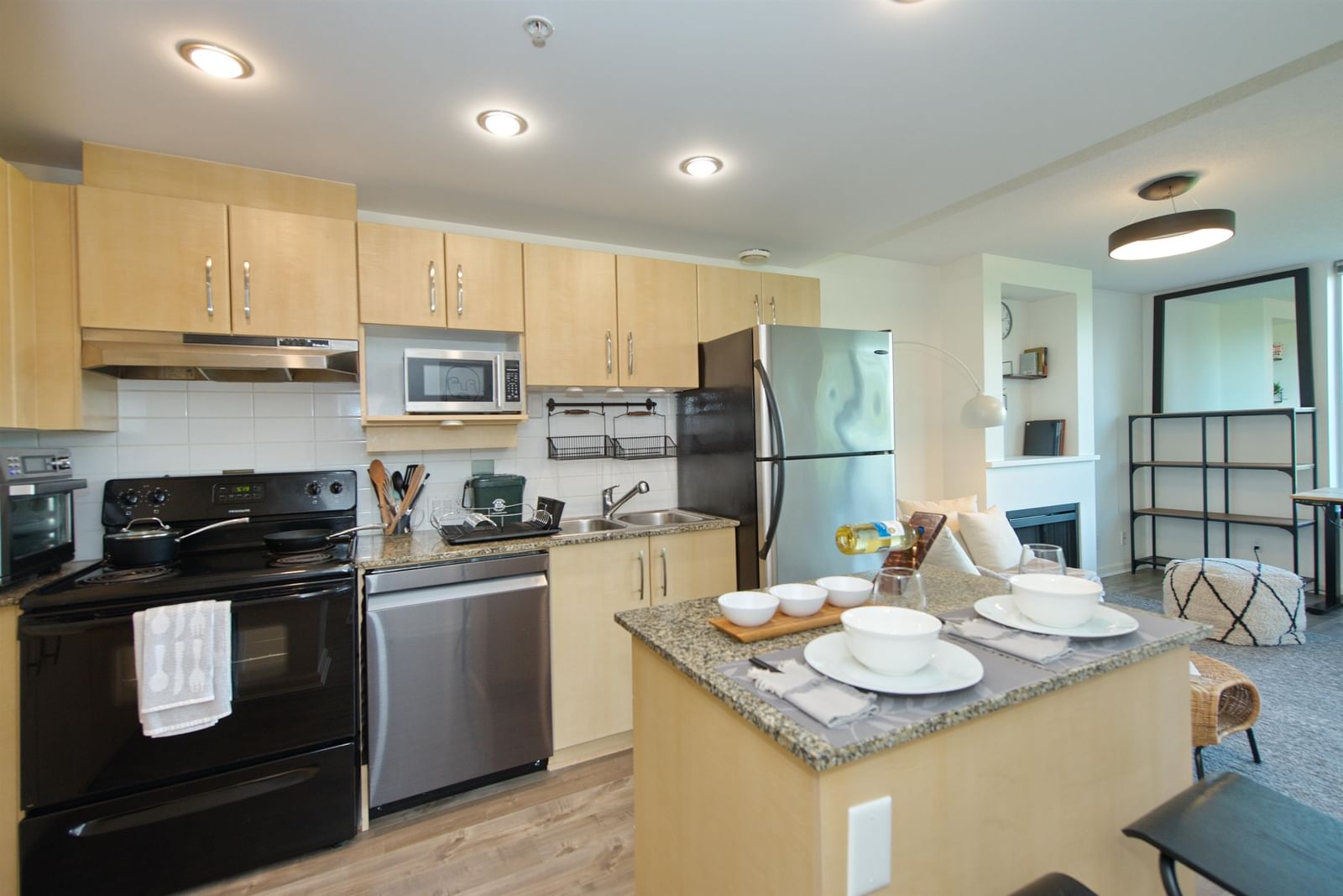 Listing Image 15