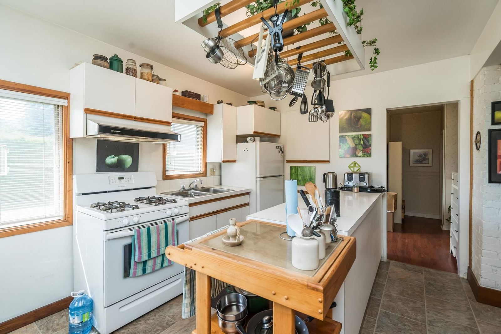 Listing Image 12