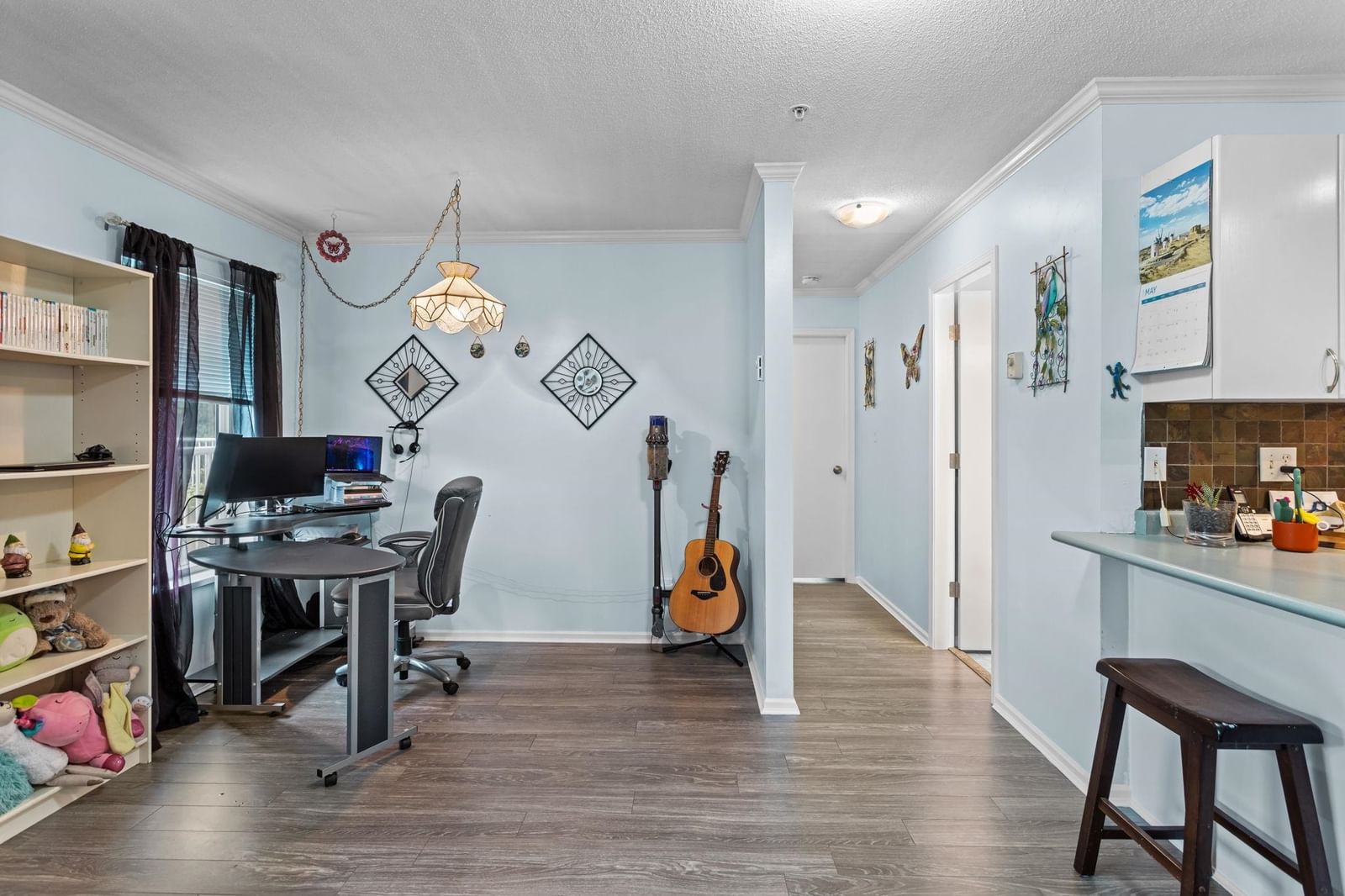 Listing Image 10