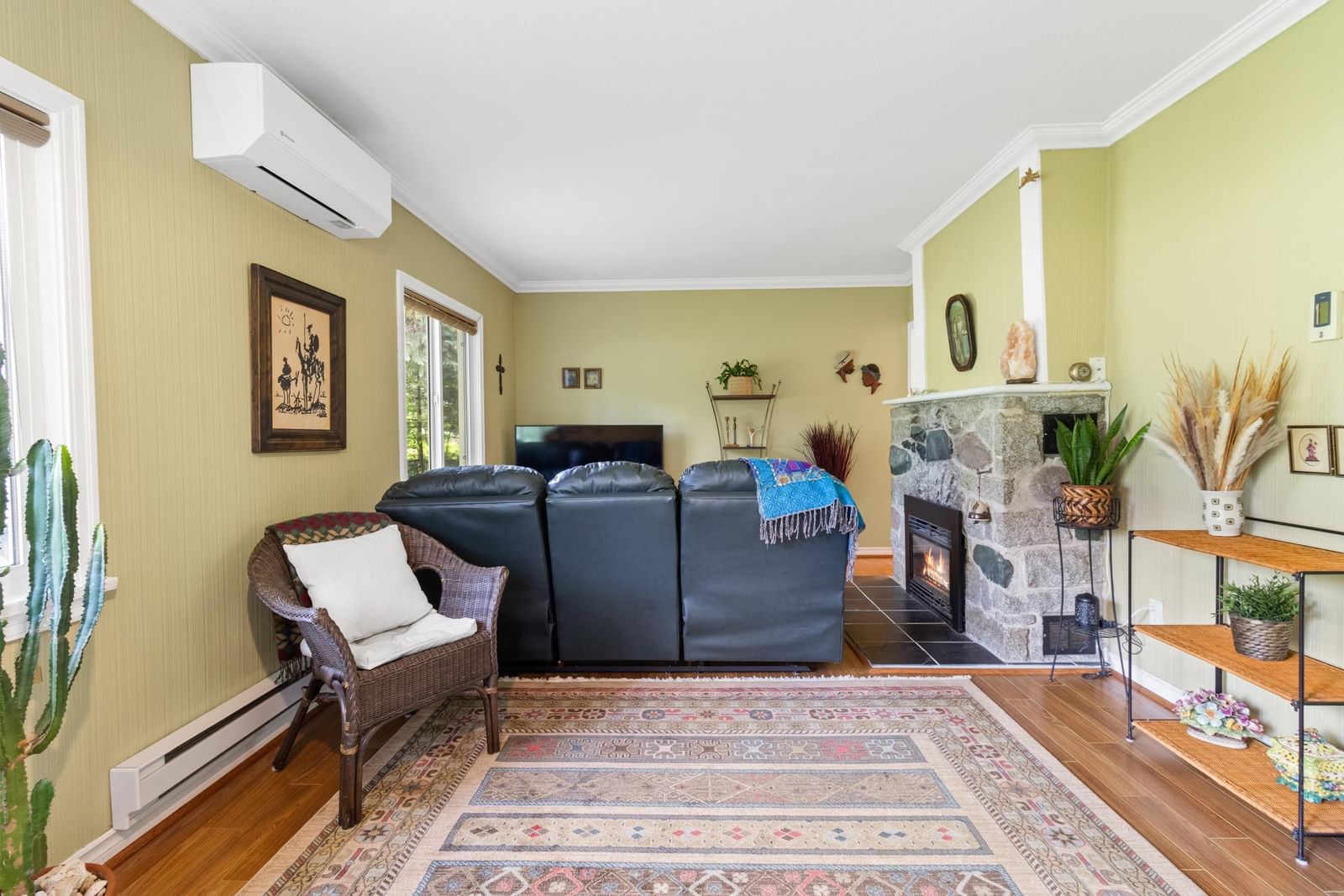 Listing Image 12