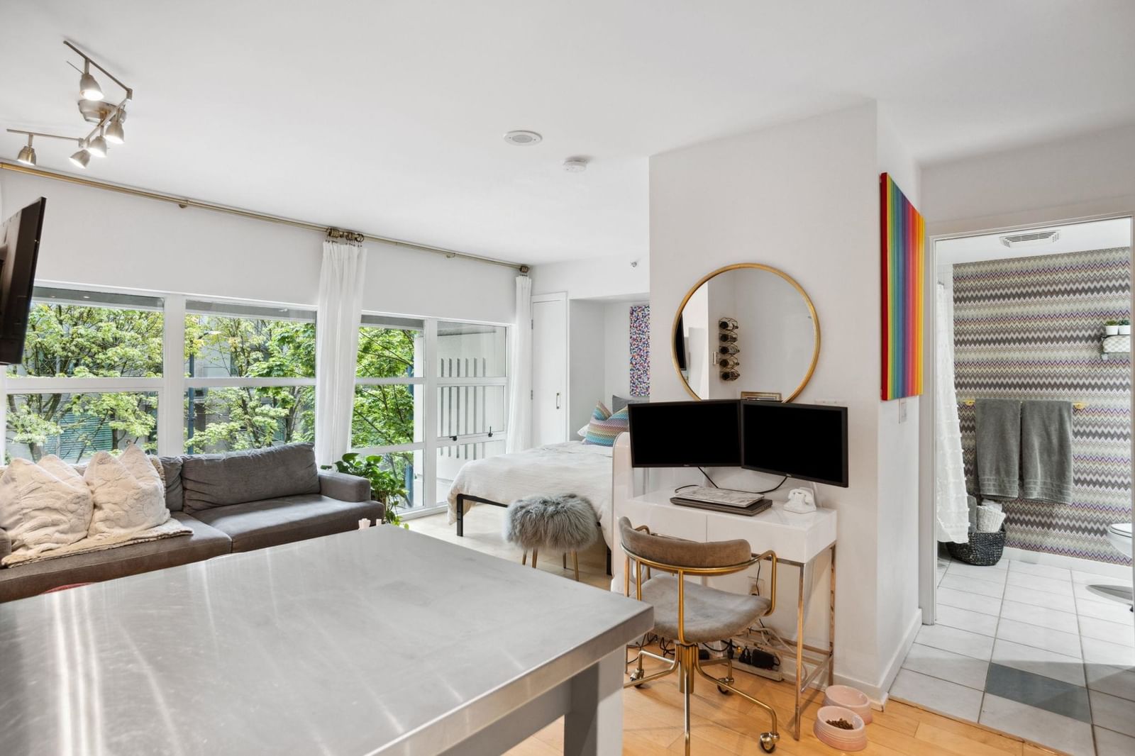 Listing Image 10