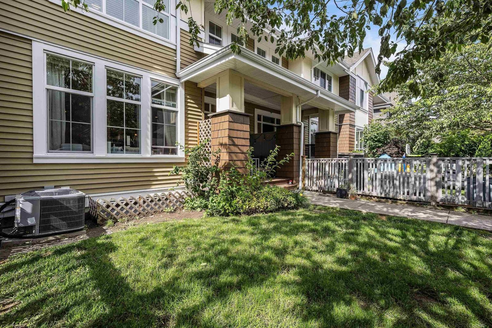 Listing Image 5