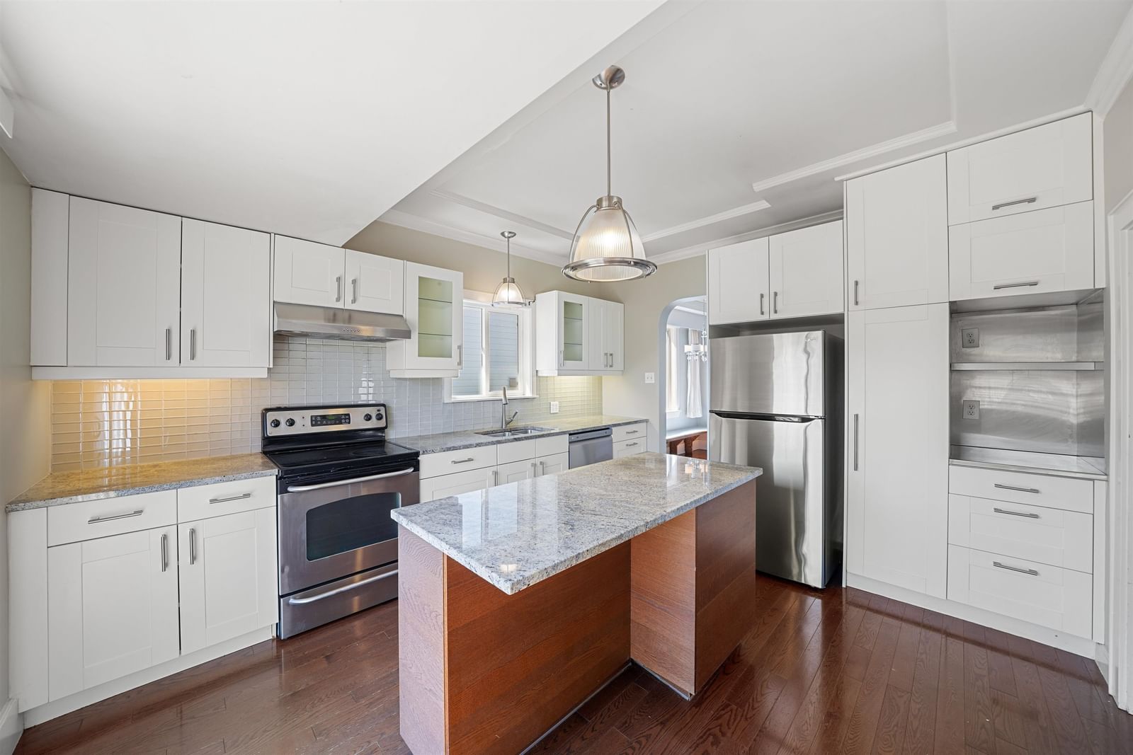 Listing Image 10