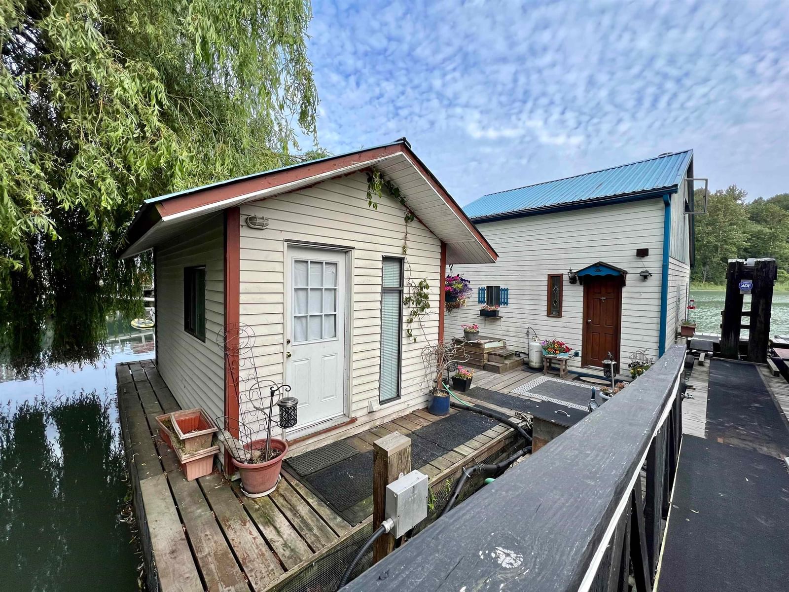 Listing Image 6