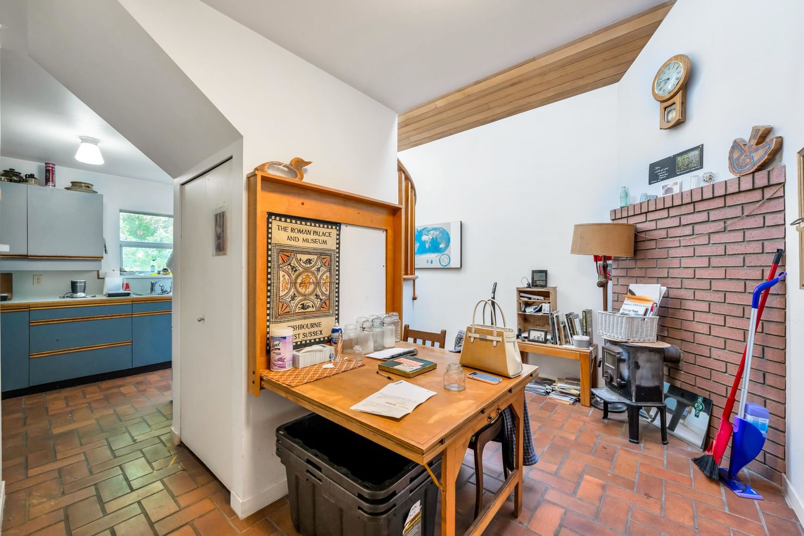 Listing Image 4