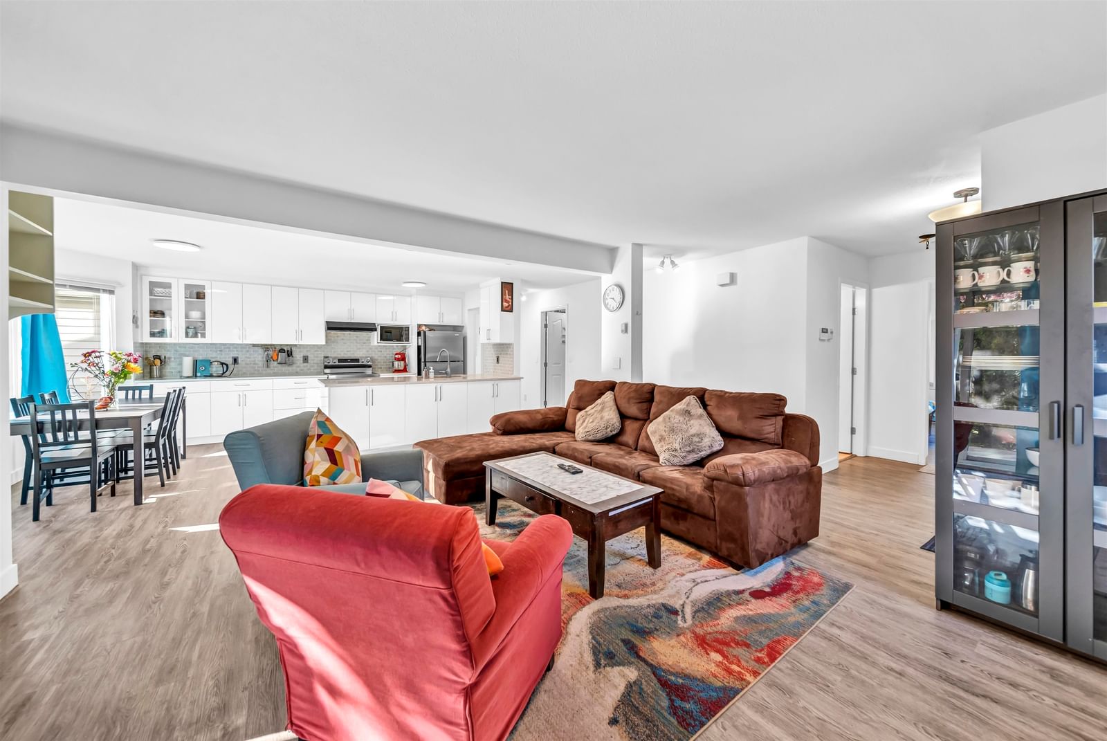 Listing Image 8