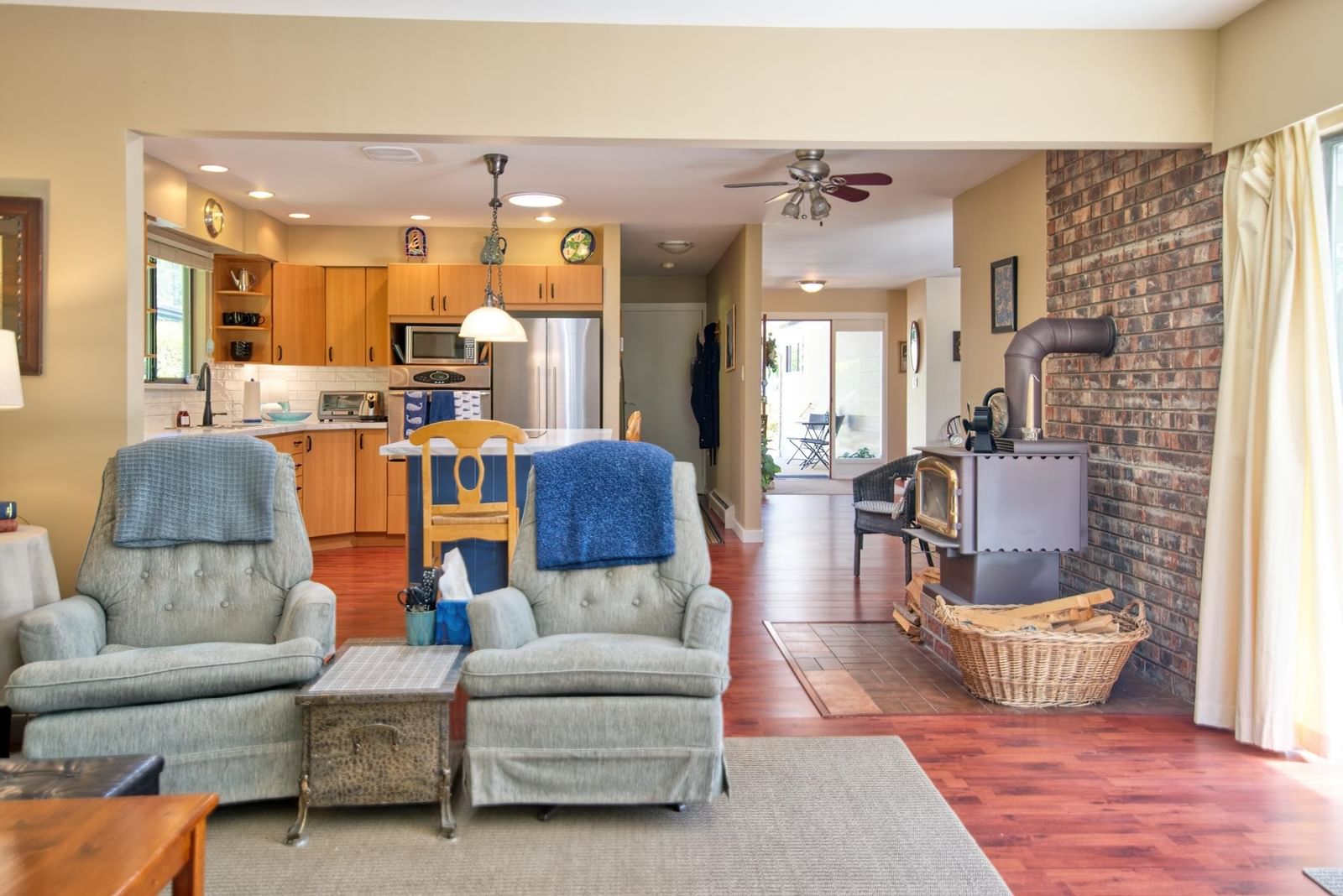Listing Image 10