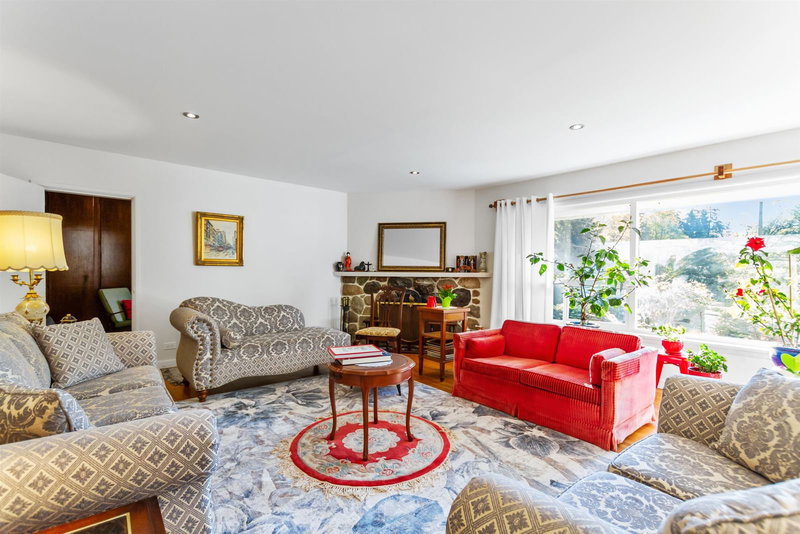 410 Hadden Drive, West Vancouver, V7S 1E9 | Image 3