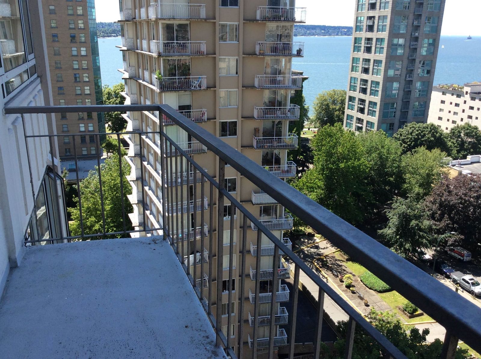Listing Image 11