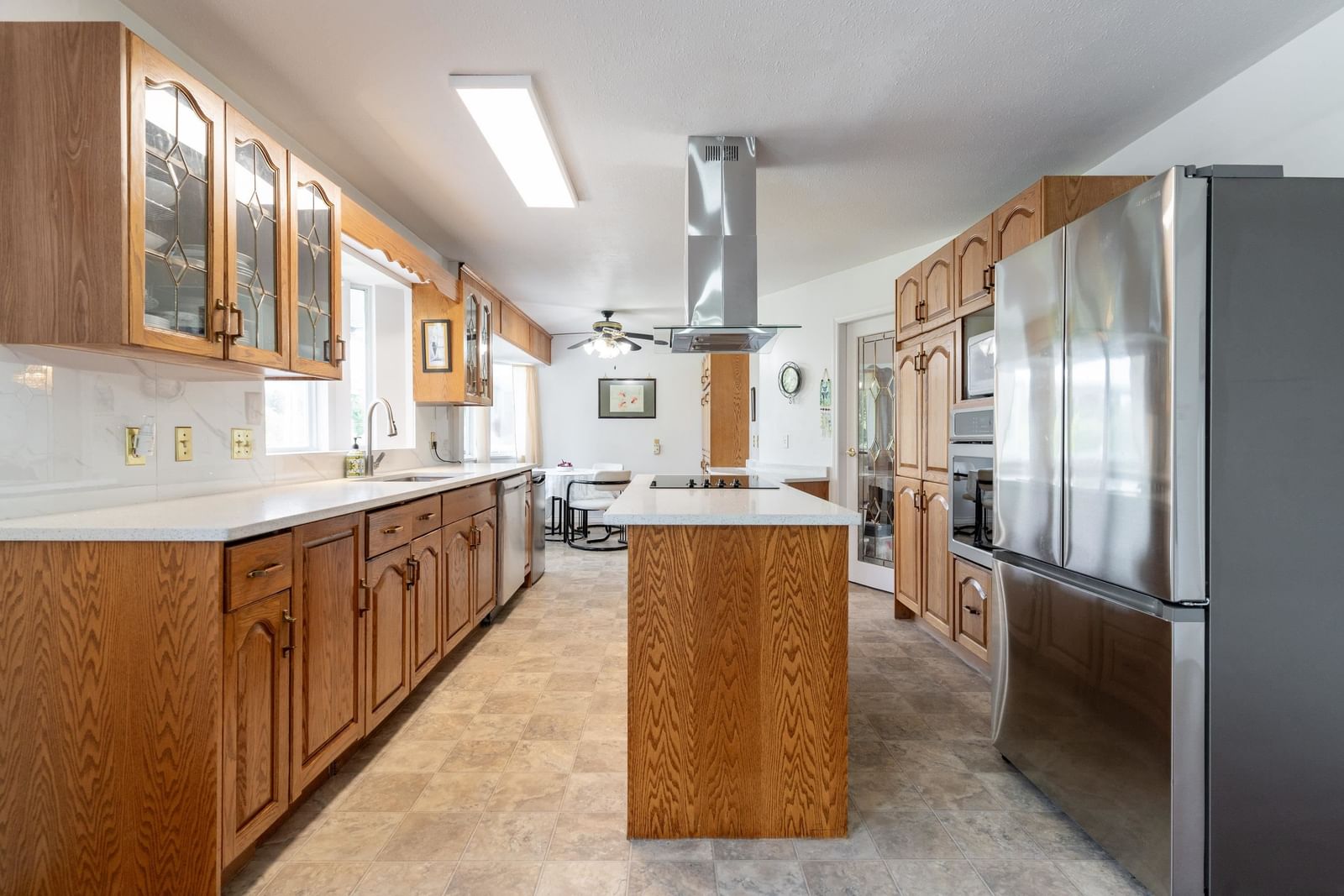 Listing Image 8