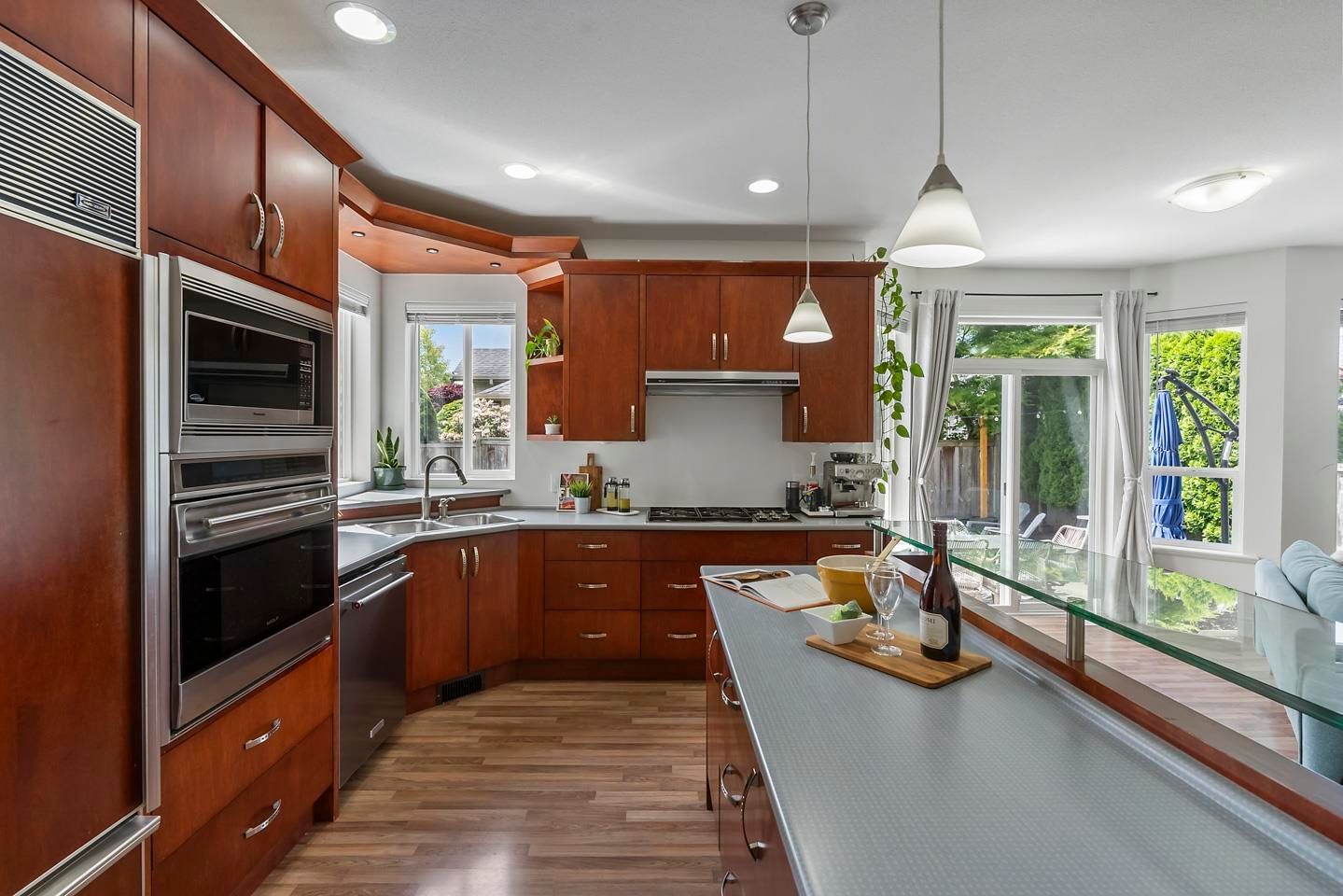 Listing Image 10