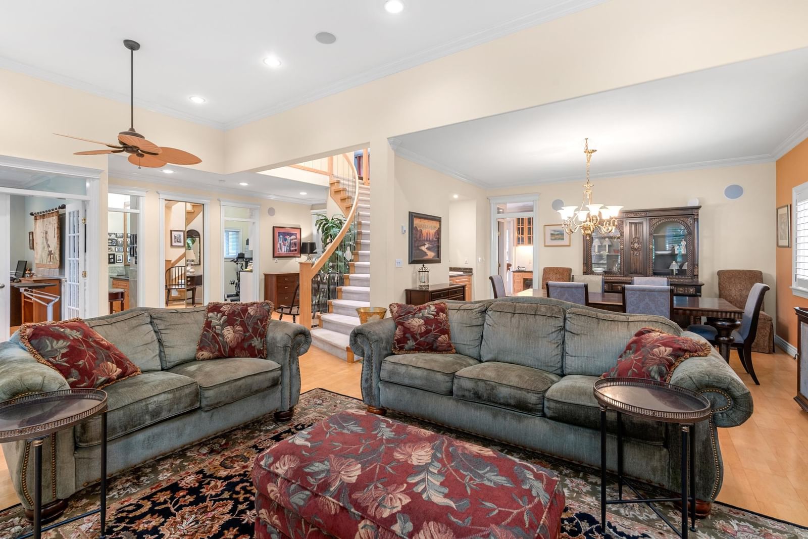 Listing Image 10