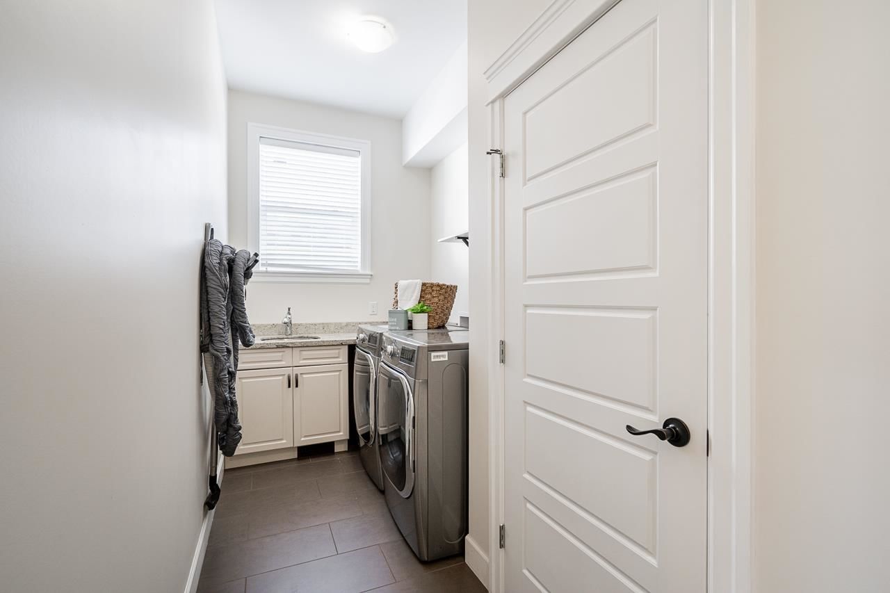 Listing Image 16