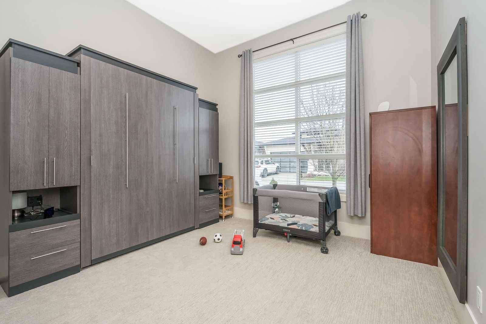 Listing Image 5