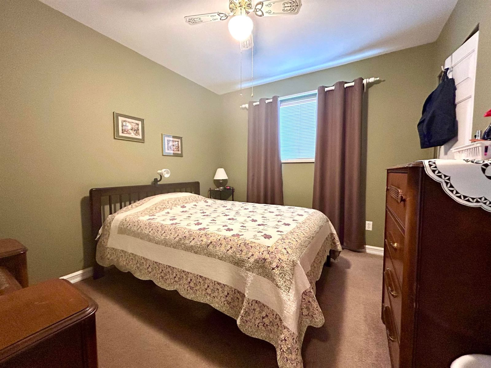 Listing Image 6