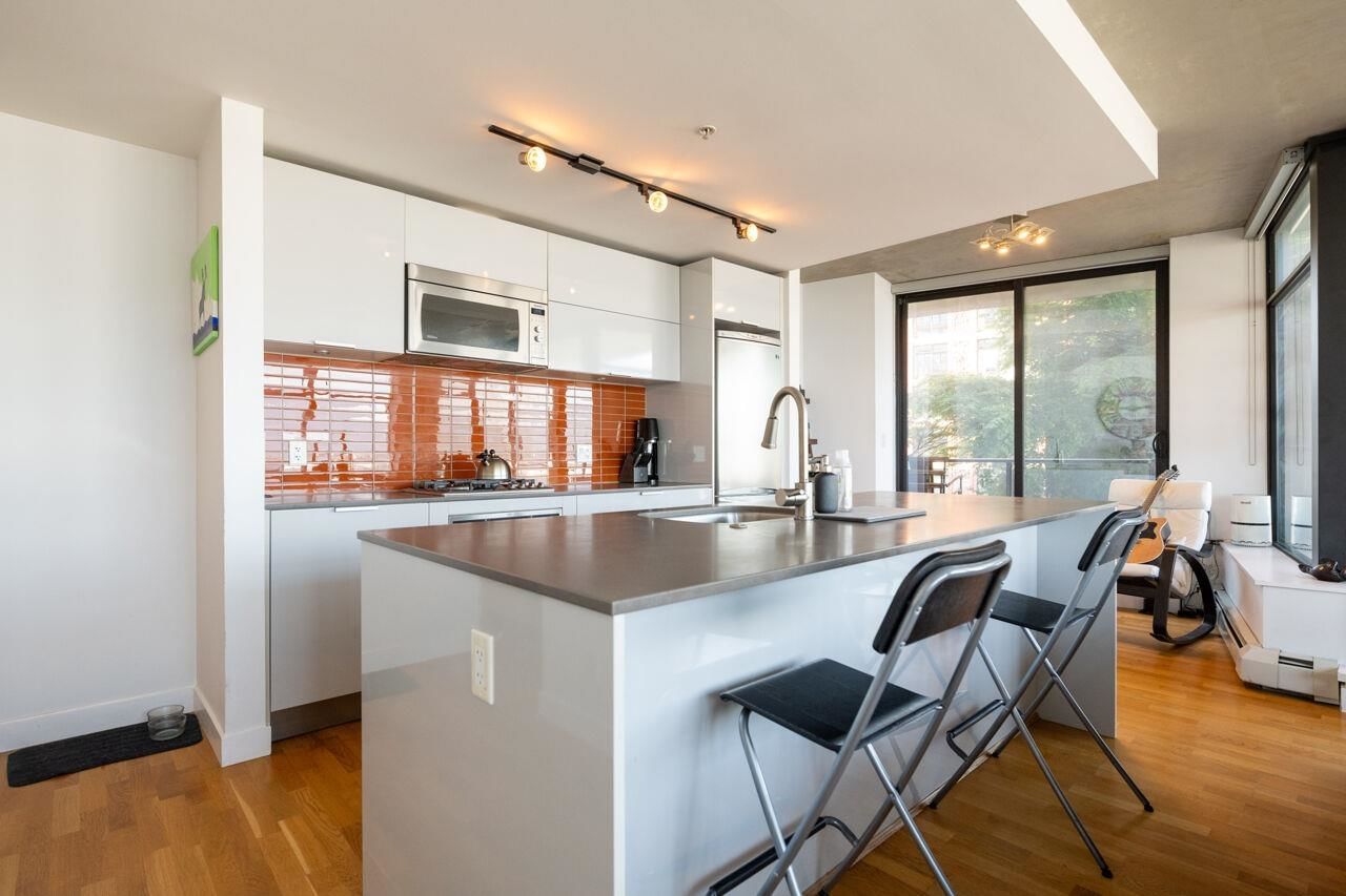 Listing Image 9