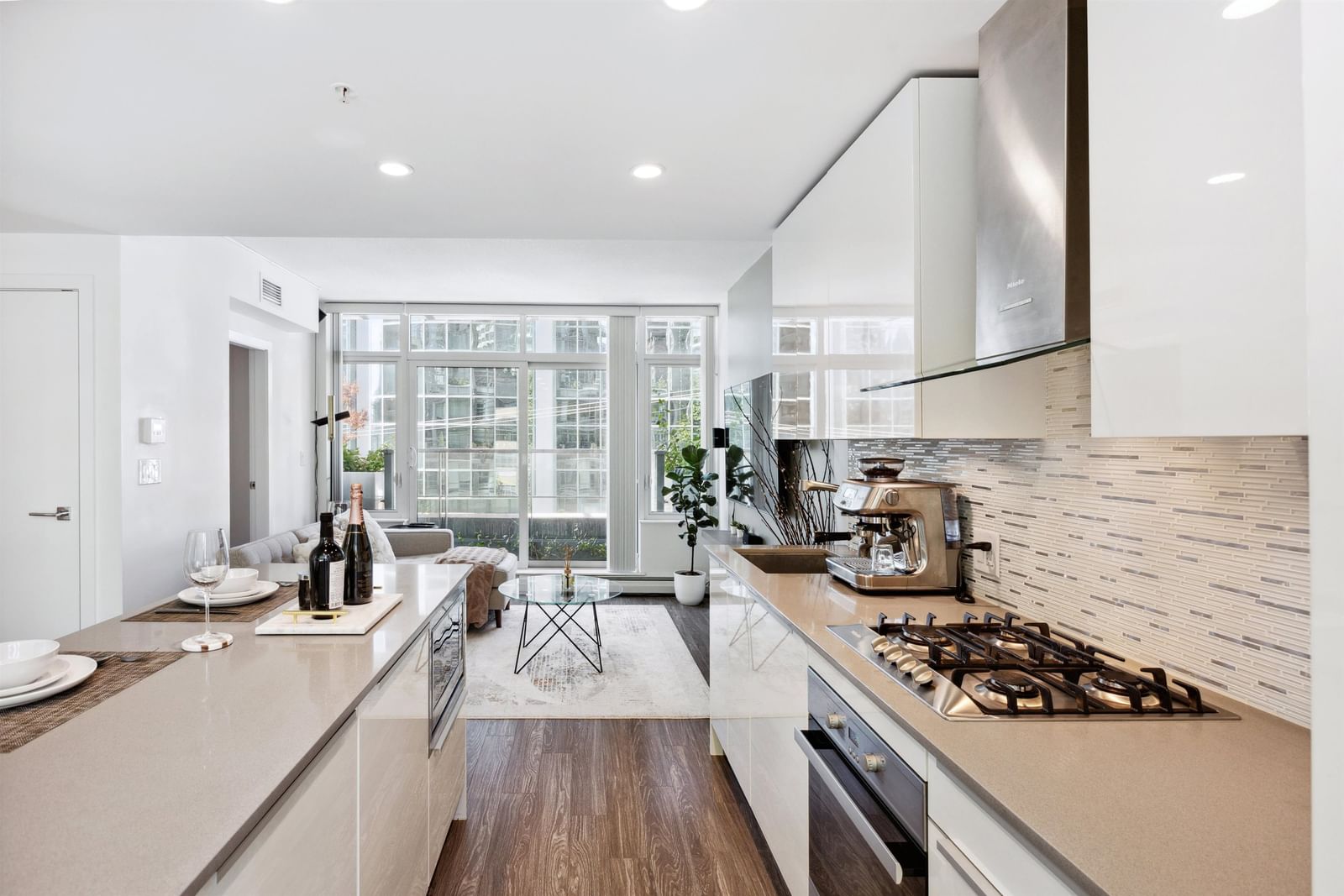 Listing Image 8