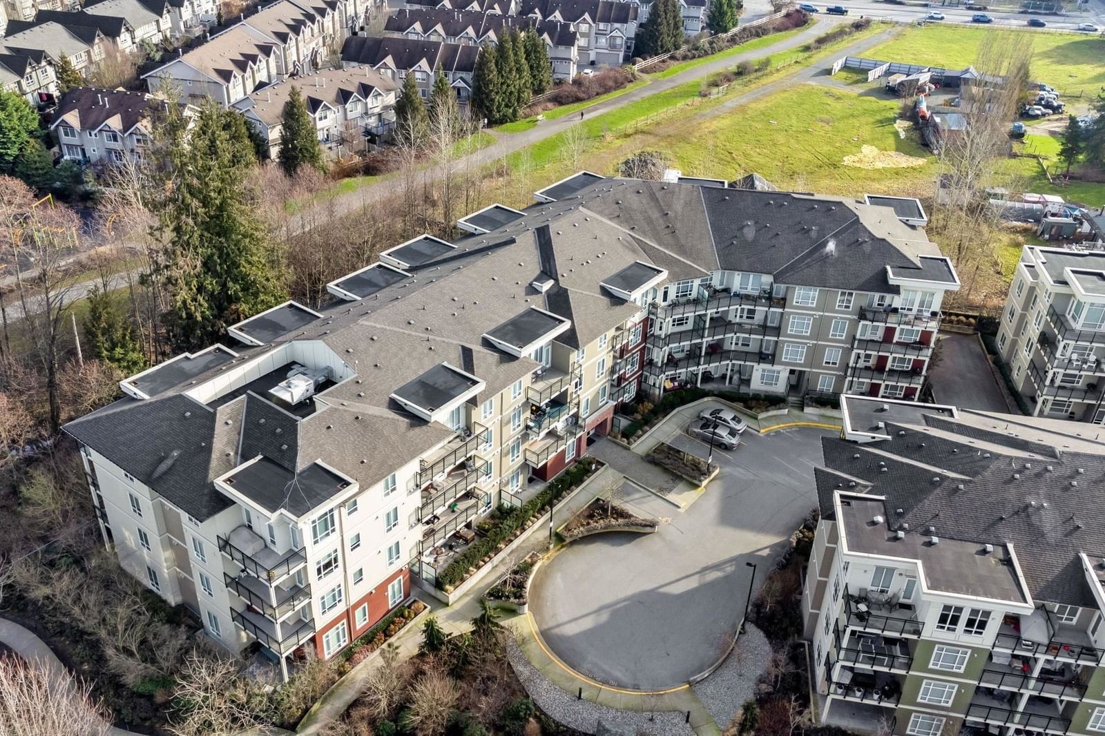 Listing Image 11