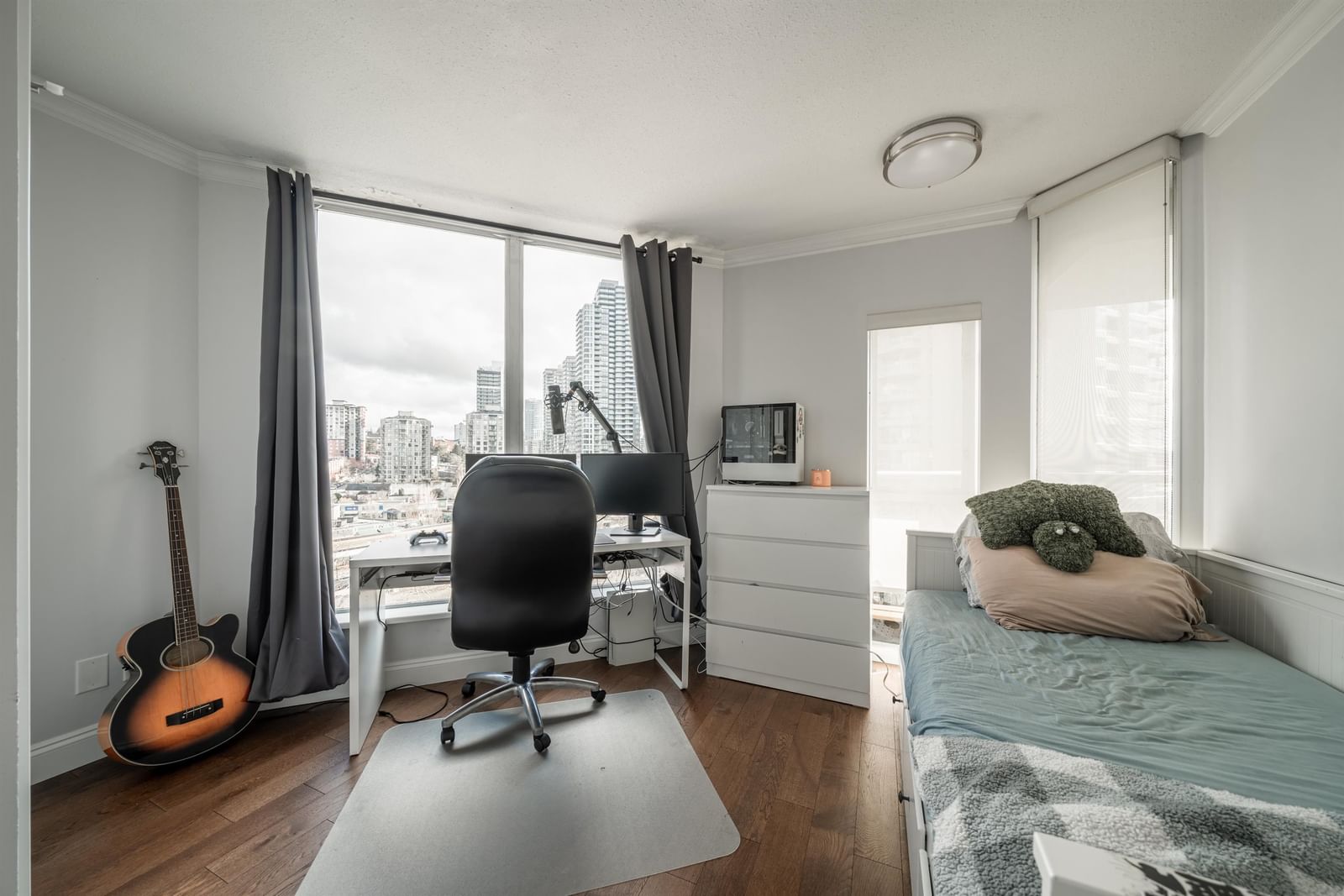 Listing Image 10