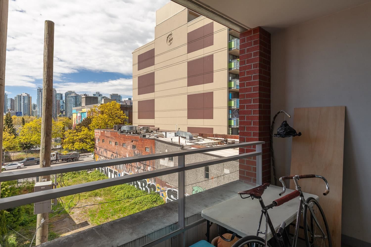 Listing Image 19