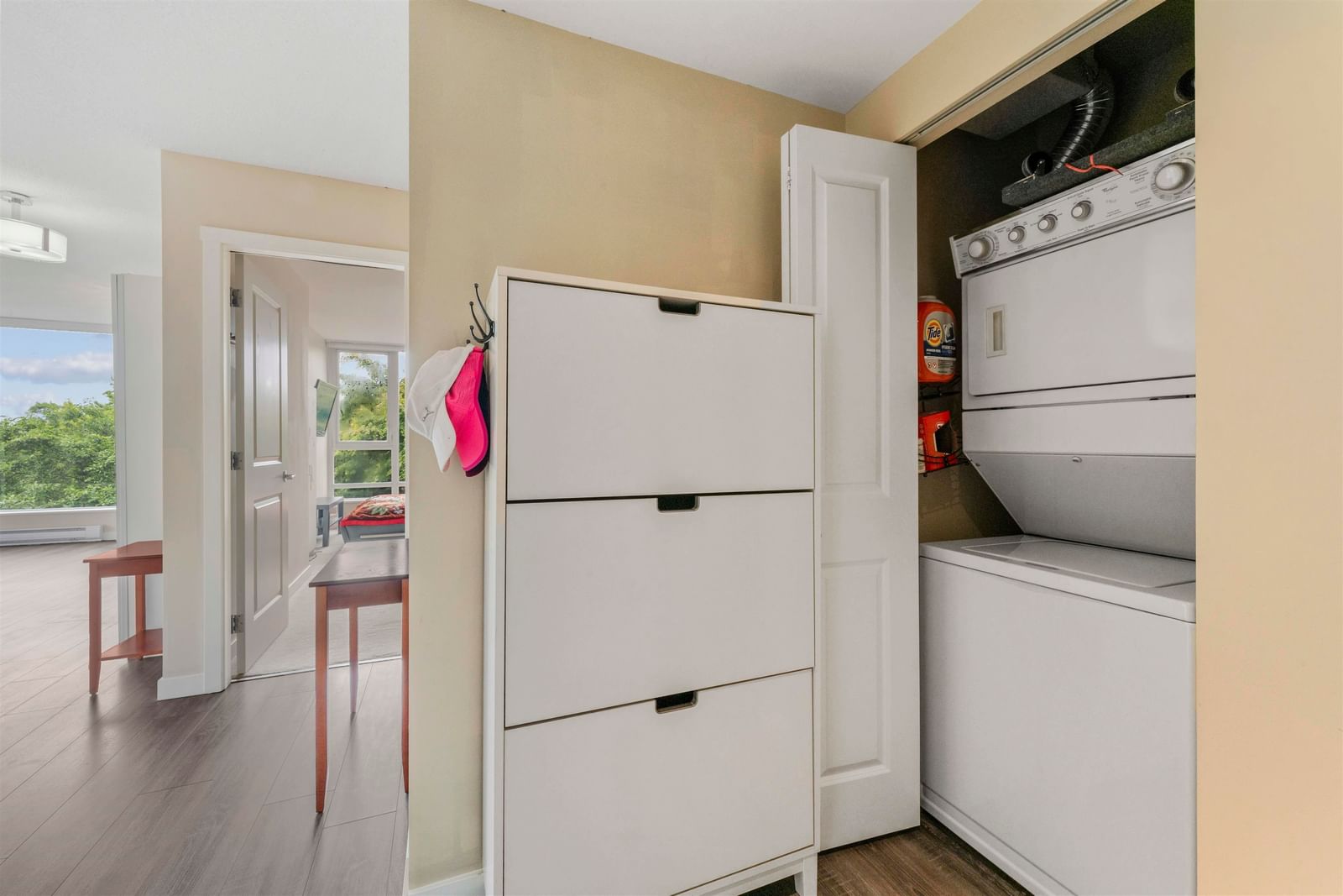 Listing Image 12