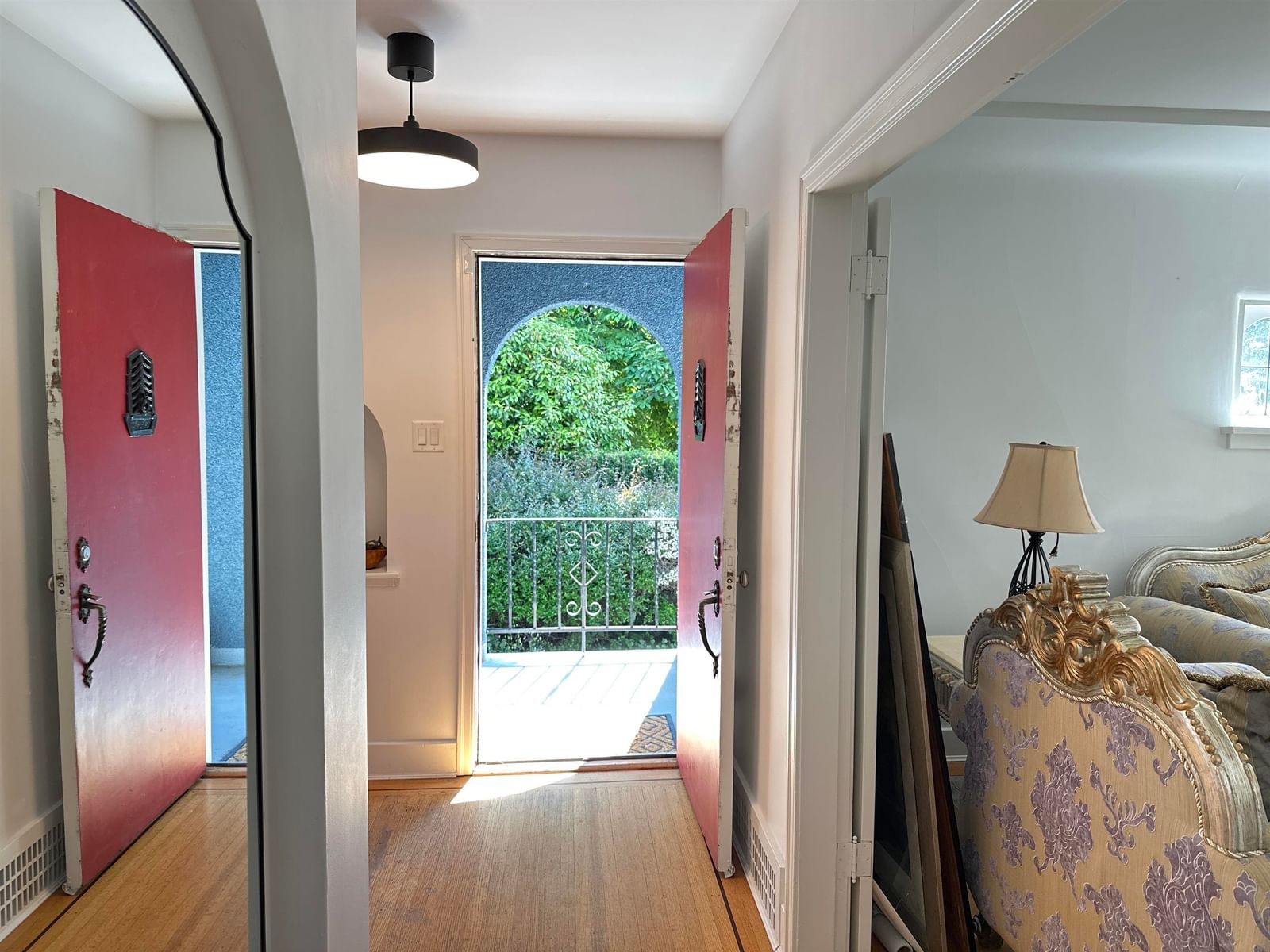 Listing Image 11