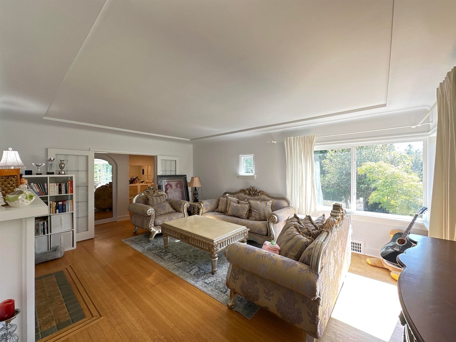 Listing Image 4