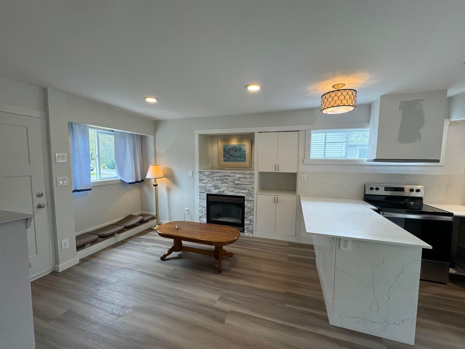Listing Image 8