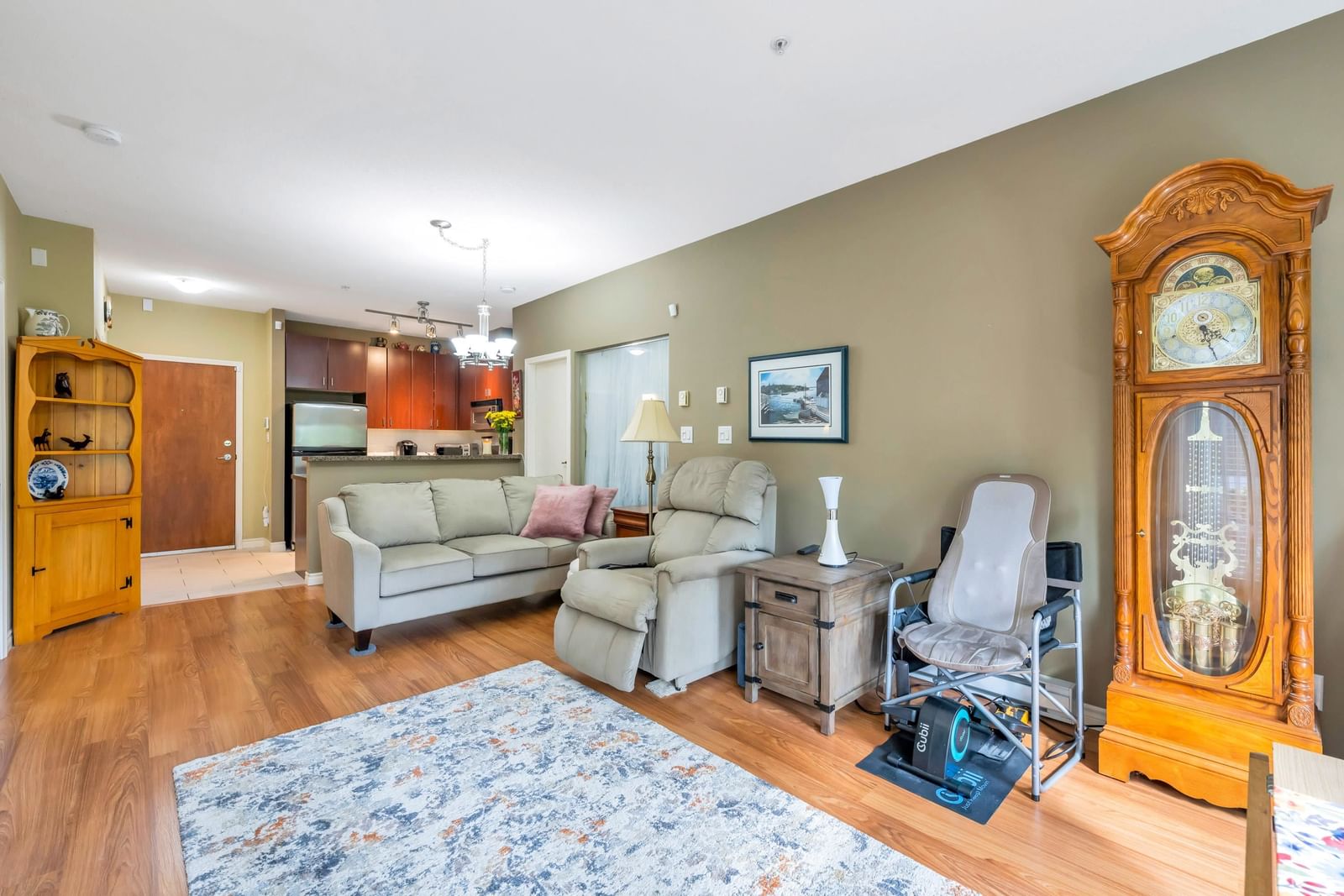 Listing Image 9