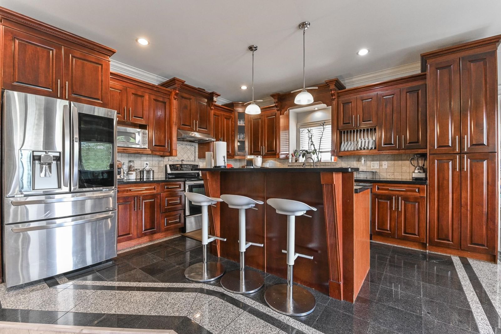 Listing Image 11
