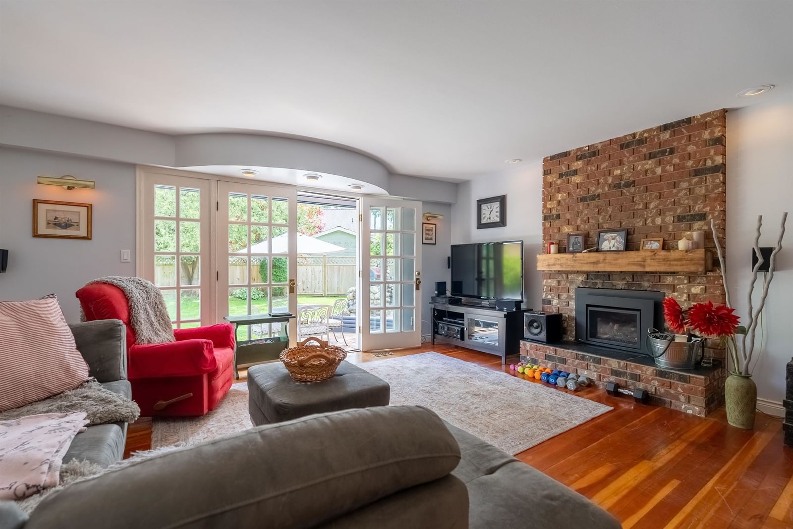 Listing Image 8