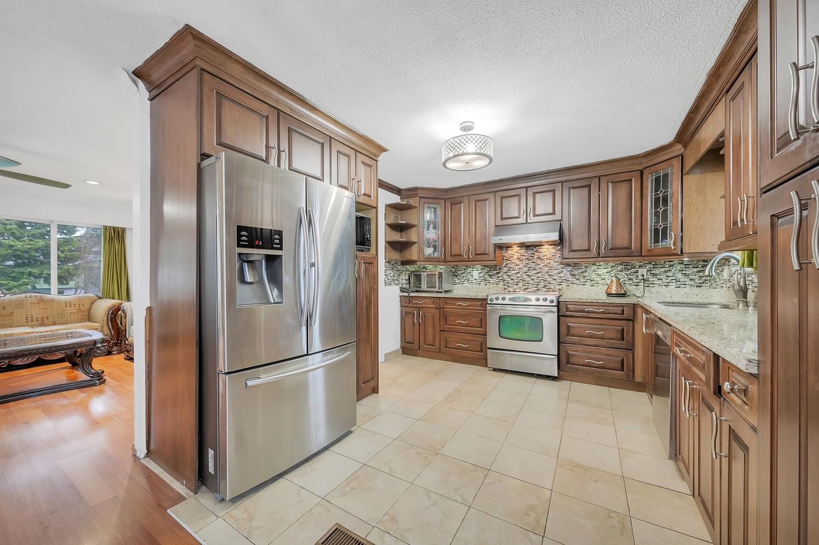 Listing Image 9