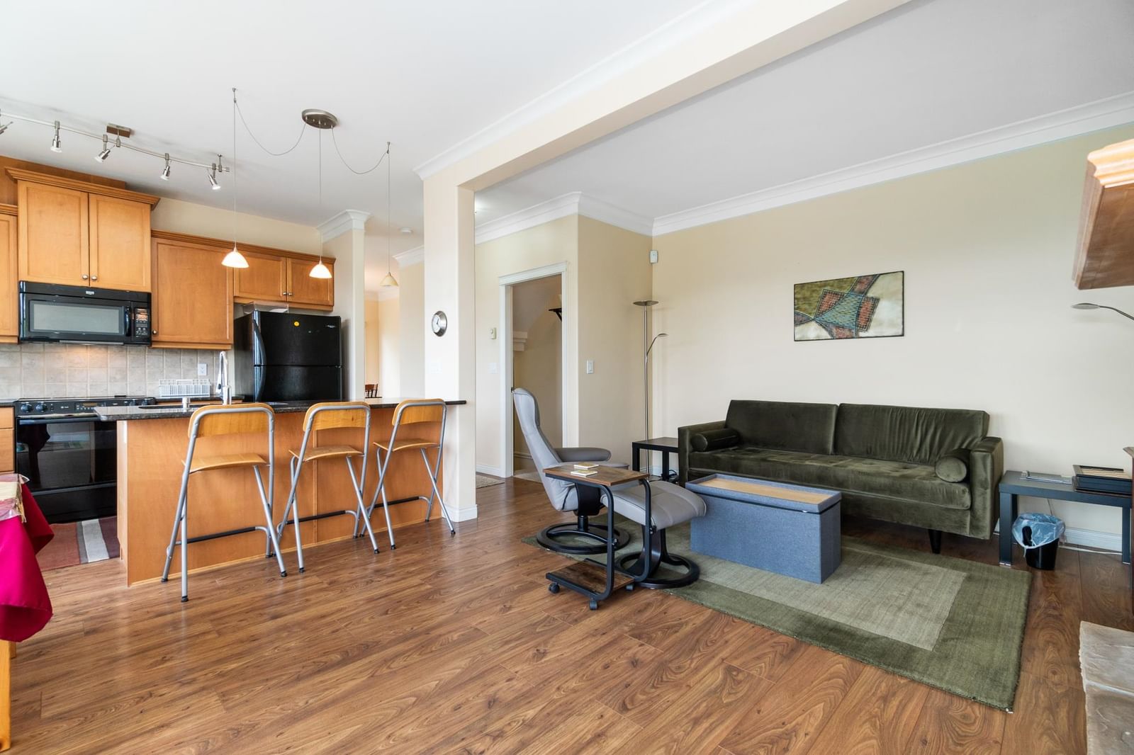 Listing Image 9