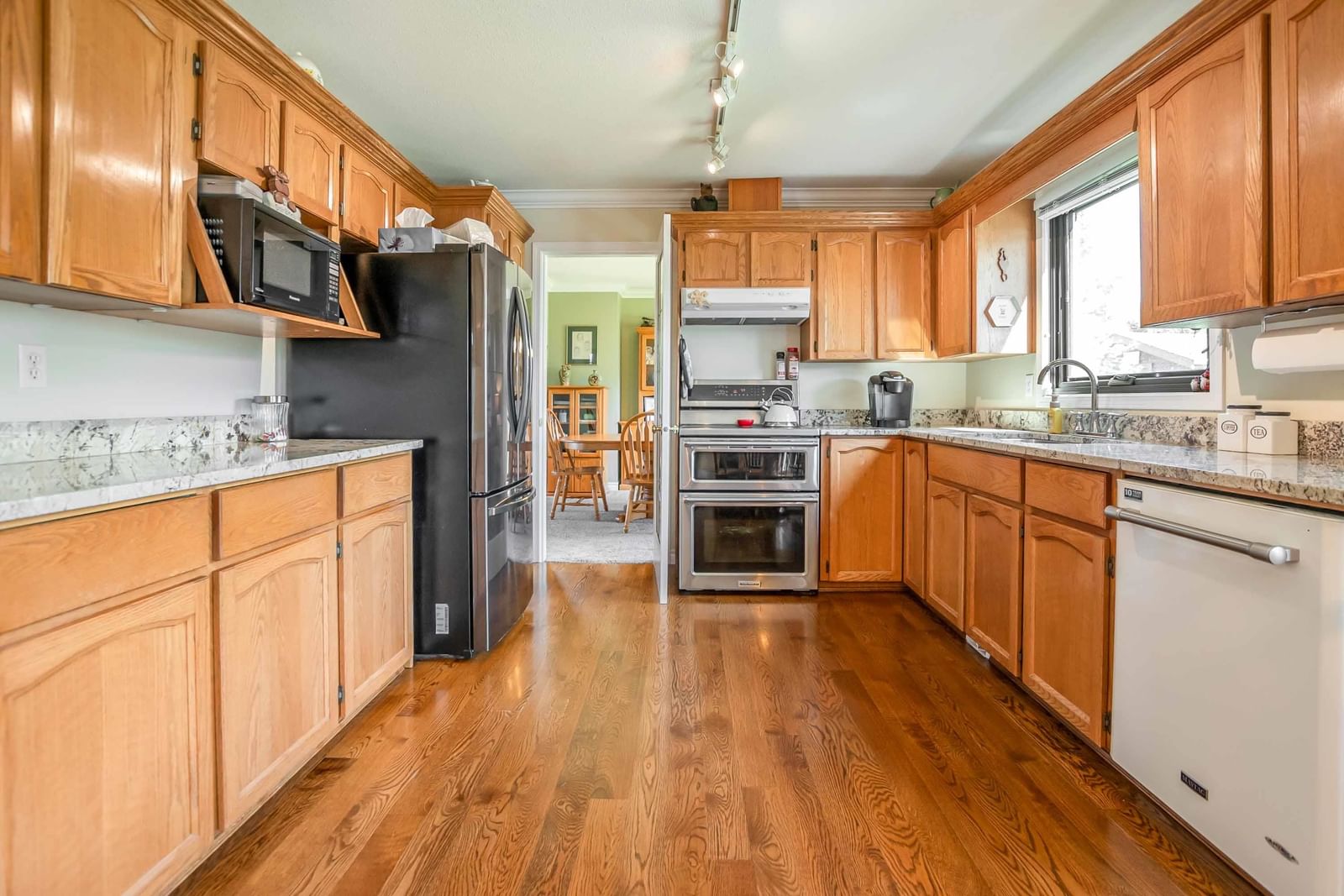 Listing Image 13